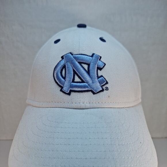 New Era North Carolina Tar Heels Baseball Hat Cap Fitted 7 1/2 White - Picture 2 of 7